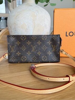 ✅AUTHENTIC✅LOUIS VUITTON CROSSBODY CLUTCH